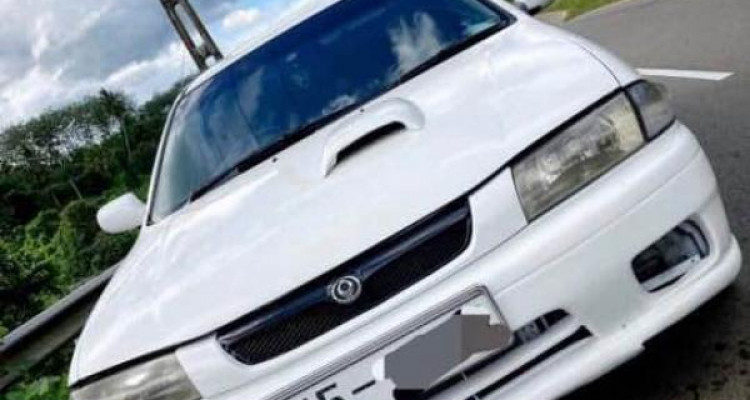 MAZDA FAMILIA 1997
