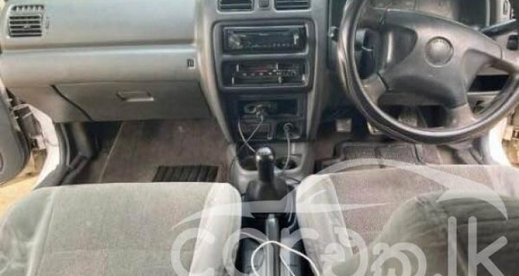 MAZDA FAMILIA 1997