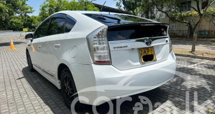 TOYOTA PRIUS 2010