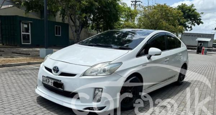 TOYOTA PRIUS 2010