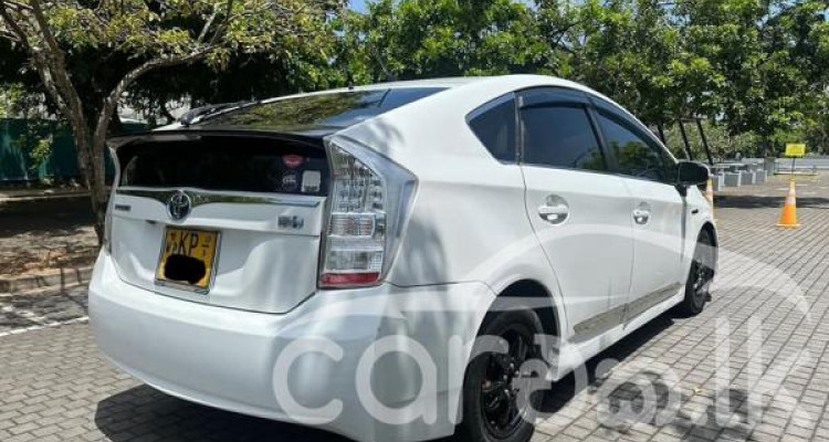 TOYOTA PRIUS 2010