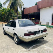 NISSAN BLUEBIRD 1989