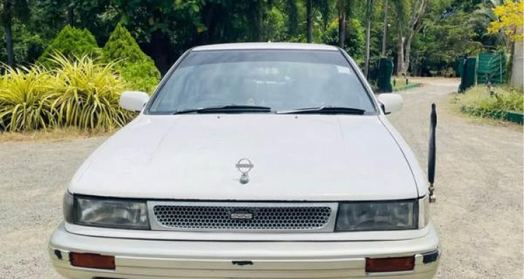 NISSAN BLUEBIRD 1989