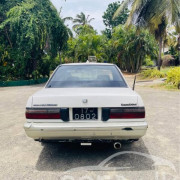 NISSAN BLUEBIRD 1989