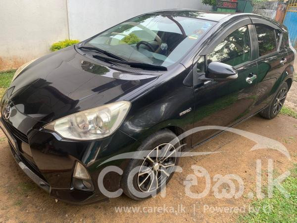 TOYOTA AQUA 2013