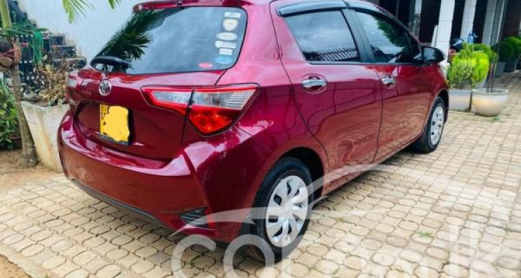 TOYOTA VITZ 2019