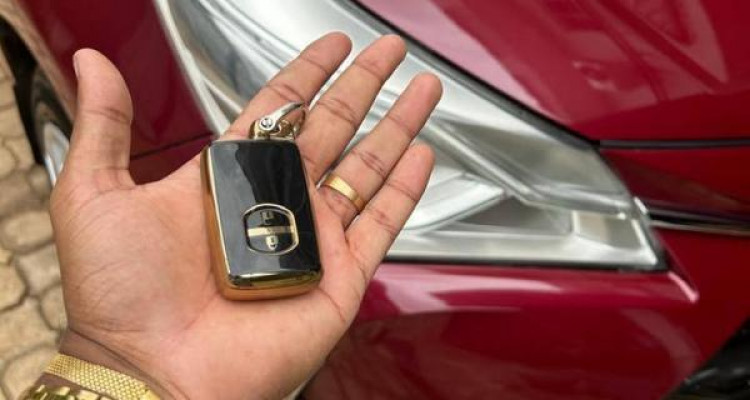 TOYOTA VITZ 2019