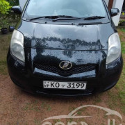 TOYOTA VITZ 2009