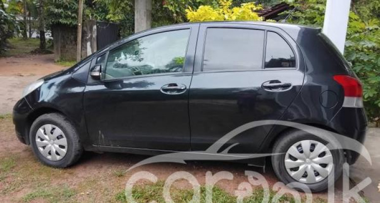 TOYOTA VITZ 2009