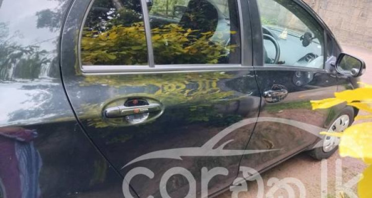 TOYOTA VITZ 2009
