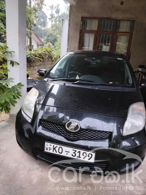 TOYOTA VITZ 2009