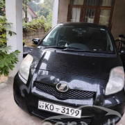 TOYOTA VITZ 2009