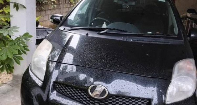 TOYOTA VITZ 2009