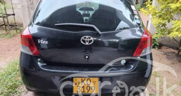 TOYOTA VITZ 2009