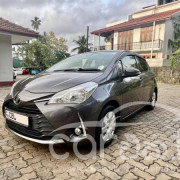 TOYOTA VITZ 2017