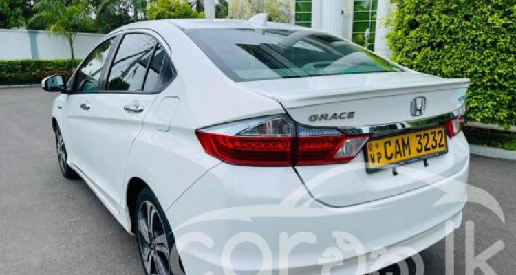 HONDA GRACE 2015