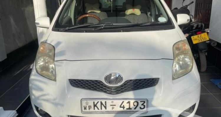 TOYOTA VITZ 2008