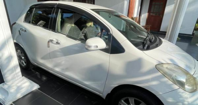 TOYOTA VITZ 2008