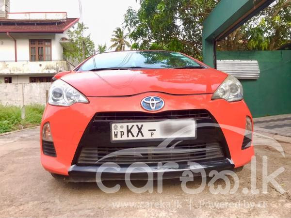 TOYOTA AQUA 2012