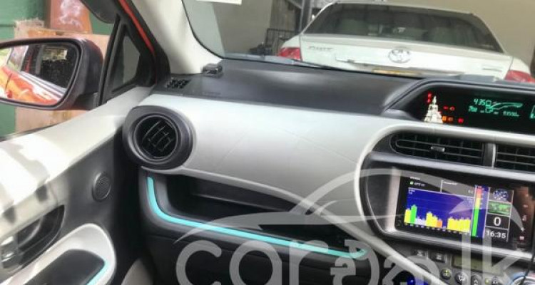 TOYOTA AQUA 2012