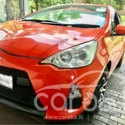 TOYOTA AQUA 2012