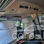 NISSAN CARAVAN 2001