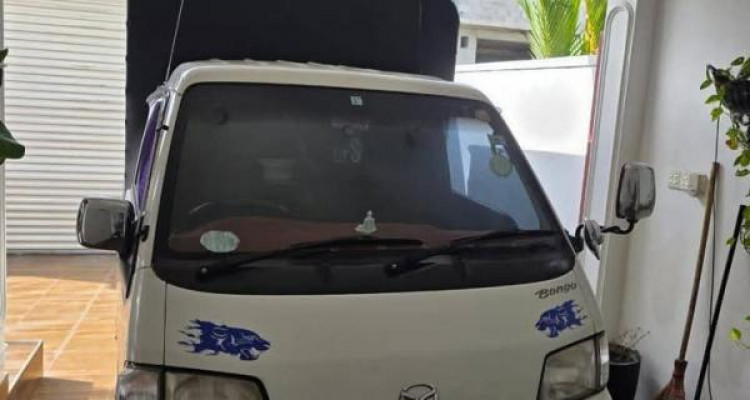 MAZDA BONGO 2015
