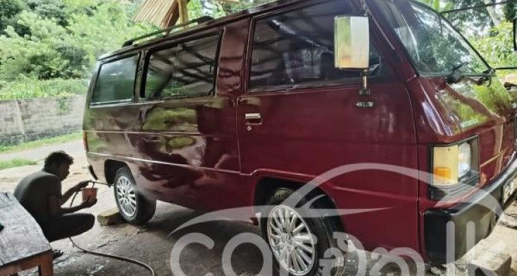 MITSUBISHI DELICA 1984