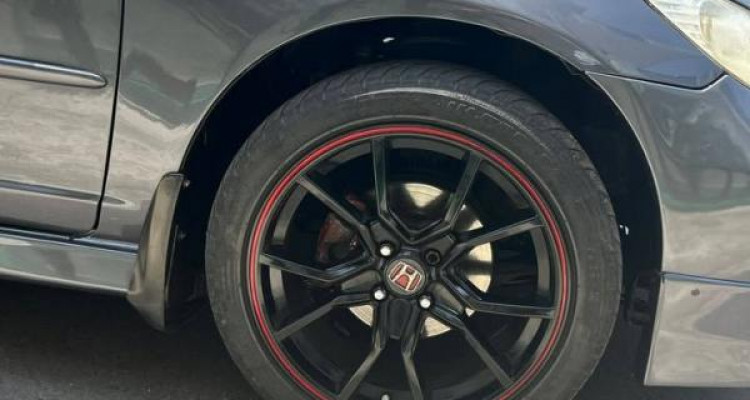 HONDA CIVIC ES8 2004