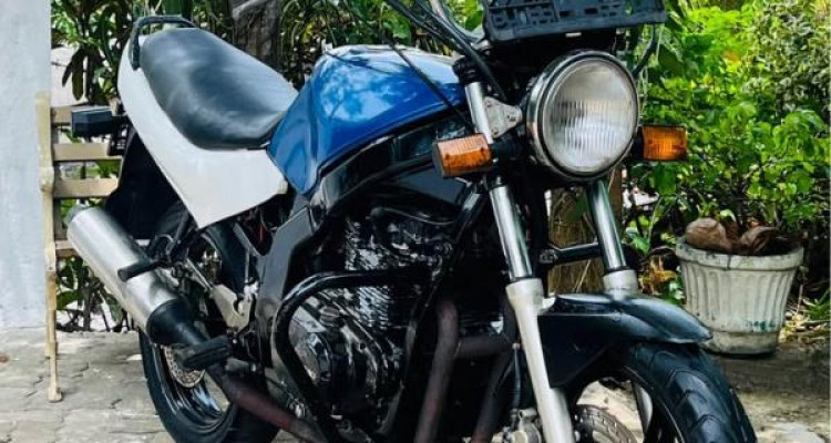 SUZUKI GS500 1998