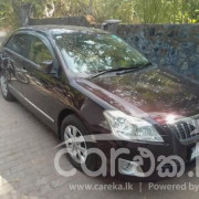 TOYOTA PREMIO 2013