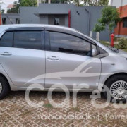 TOYOTA VITZ 2005