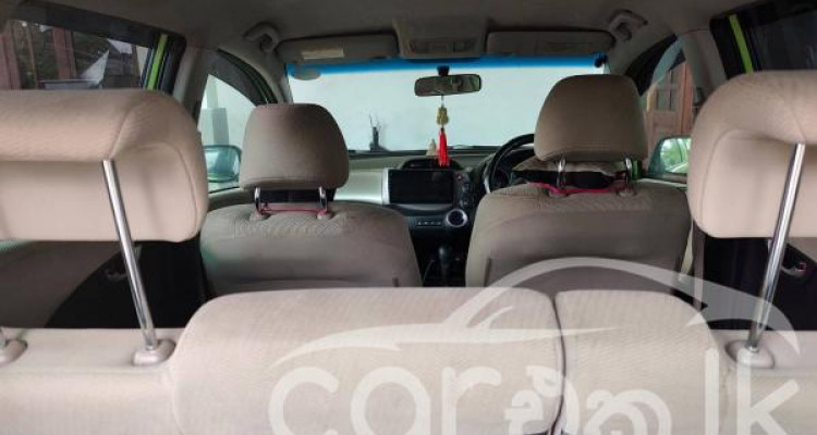 HONDA FIT GP1 2010
