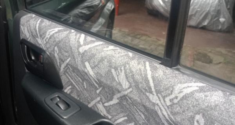 MITSUBISHI PAJERO 2001