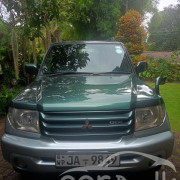 MITSUBISHI PAJERO 2001