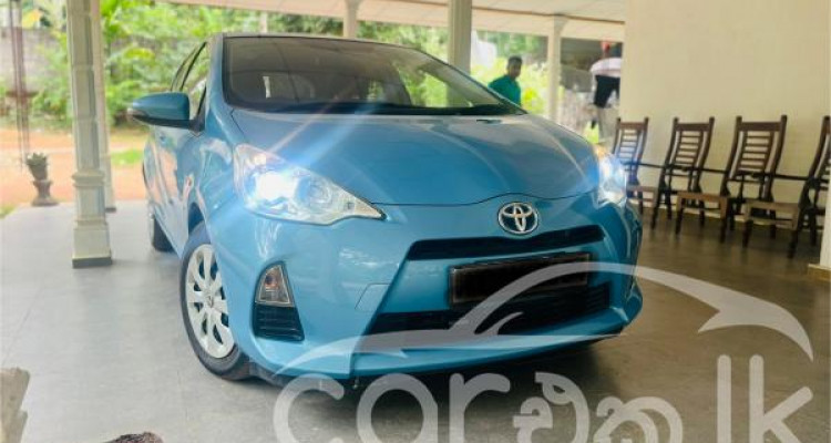 TOYOTA AQUA 2013