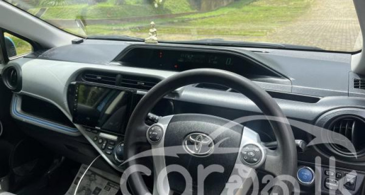 TOYOTA AQUA 2013