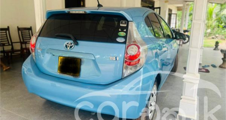 TOYOTA AQUA 2013