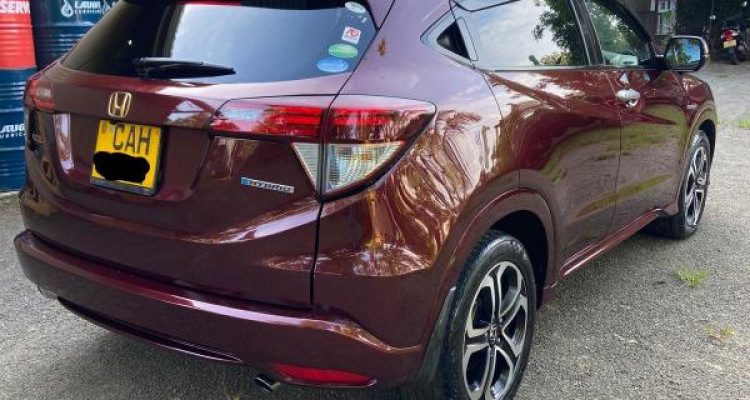 HONDA VEZEL 2015