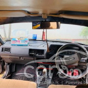 NISSAN TRAD SUNNY 1986