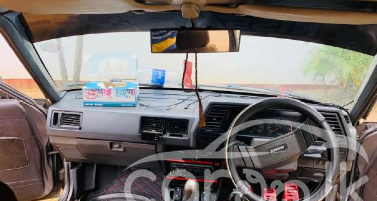 NISSAN TRAD SUNNY 1986