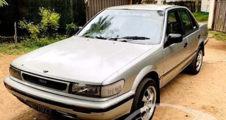 NISSAN BLUEBIRD 1989