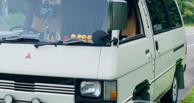 MITSUBISHI DELICA L300 1986