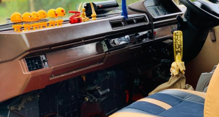 MITSUBISHI DELICA L300 1986