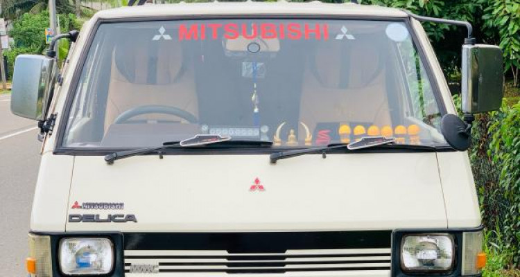 MITSUBISHI DELICA L300 1986