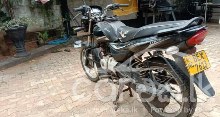 BAJAJ PLATINA 2017