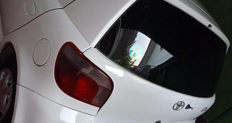 TOYOTA VITZ 2000