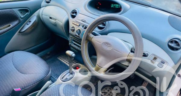 TOYOTA VITZ 2000