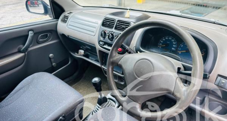 SUZUKI SWIFT 2002