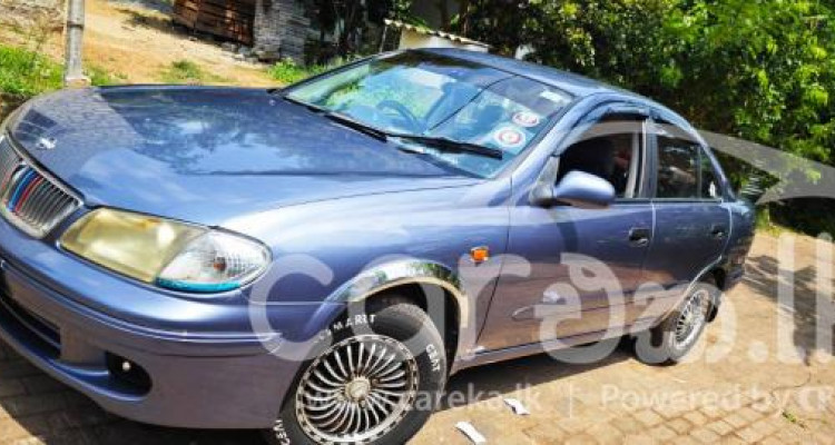 NISSAN EX SALOON 2002